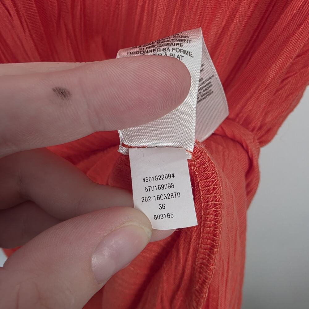 Chico's Orange V-Neck Lightweight Crinkle Short Sleeve Classic‎ Shirt Size 8 - Picture 5 of 7